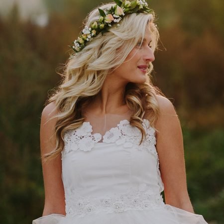 beautiful-model-girl-in-a-white-wedding-dress-PYHGBQQ.jpg