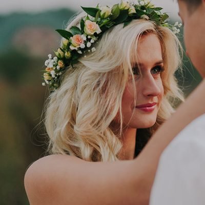 wedding-couple-on-the-nature-Q4C3FX5.jpg